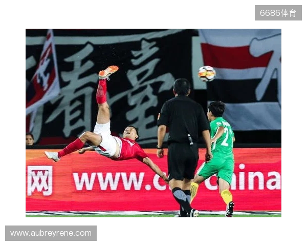 完美融入!廷伯:埃泽上演帽子戏法不是巧合,他很努力性格也很好 完美融入!廷伯:埃泽上演帽子戏法不是巧合,他很努力性格也很好